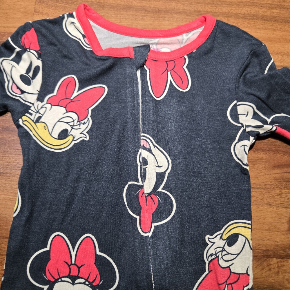 Disney Character Print Pajamas Size 3 NWT ZIPPER TO CLOSE